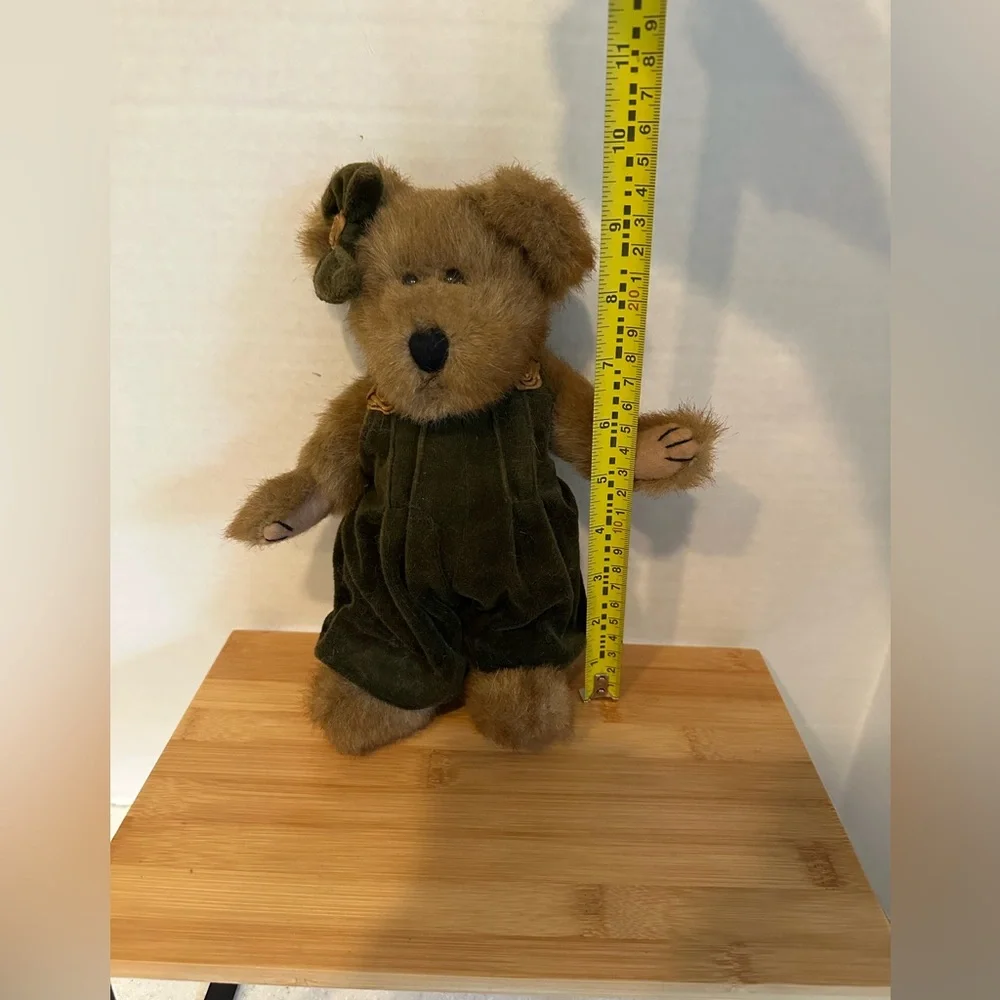 Vintage Boyds Bear Brown Teddy Bear with Tags Attached. Collectible